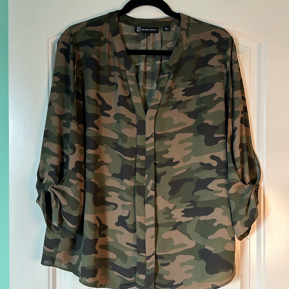 New York & Co Camo dress top